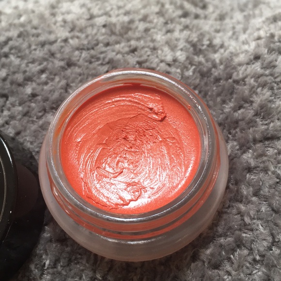 Becca Backlight Corrector Peach - Picture 2 of 2